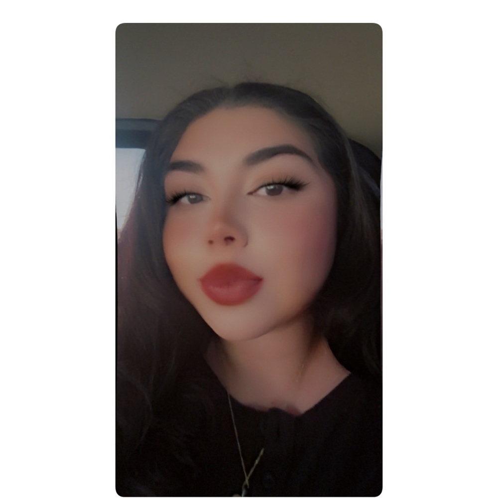 Meet your Posher, Selena